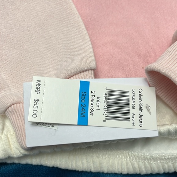 NEW Calvin Klein jeans, two-piece hoodie fleece set 24 months BNWT NEW - Picture 2 of 5